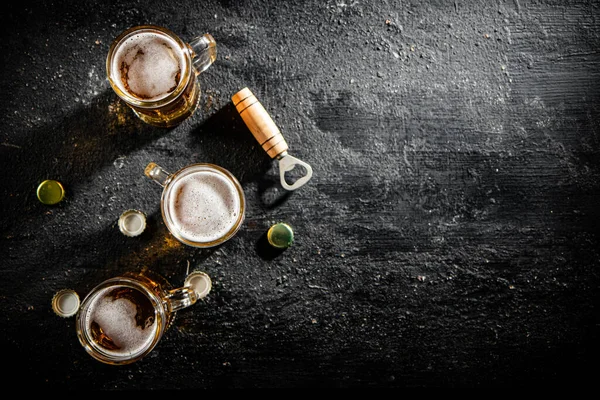 Brýle Pivem Rustikálním Pozadí — Stock fotografie