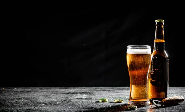Склянка Пивом Сільському Тлі — стокове фото