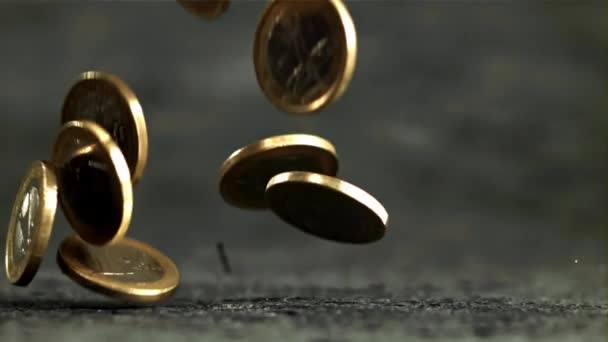 Padající Euromince Povrch Natáčení Zpomalené 1000 Fps Vysoce Kvalitní Fullhd — Stock video