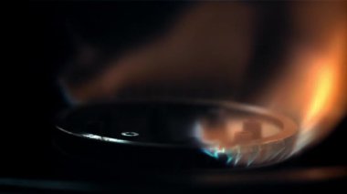 Halka gazı yutma. Film, yavaş çekim 1000 fp. Yüksek kaliteli FullHD görüntüler