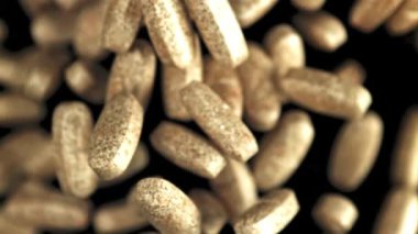 Haplar uçar ve düşer. Film, yavaş çekim 1000 fp. Yüksek kaliteli FullHD görüntüler