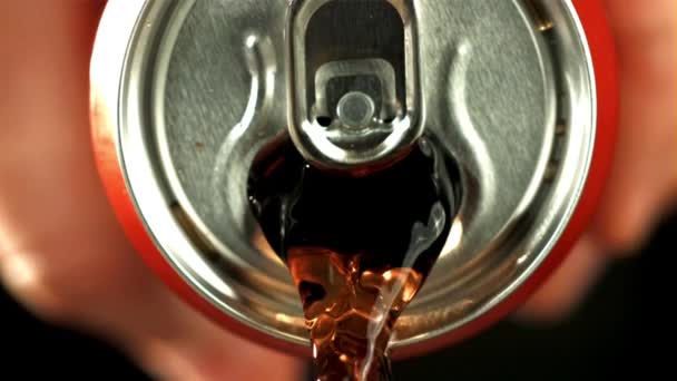 Cola Viene Versata Una Lattina Filmati Fullhd Alta Qualità Girato — Video Stock