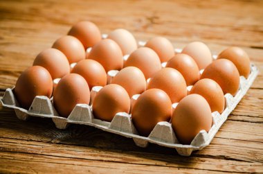 Bir kaset taze yumurta.