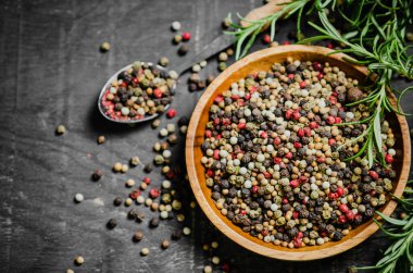 Köy arka planında karabiber..