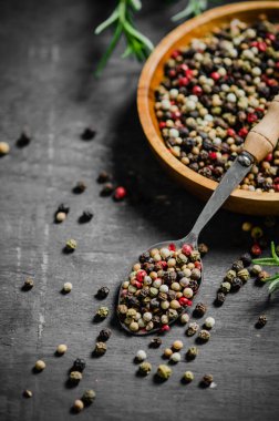 Köy arka planında karabiber..