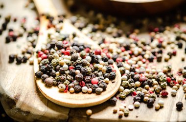 Köy arka planında karabiber..