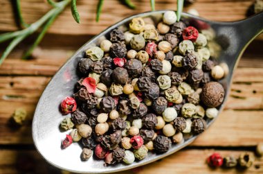 Köy arka planında karabiber..