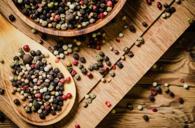 Köy arka planında karabiber..