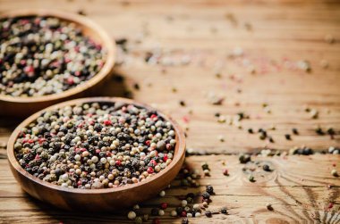 Köy arka planında karabiber..