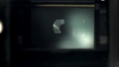 Kamera matris panjurları operasyonu. Makro atış. 1000 fps 'de yüksek hızlı bir kamerayla çekildi. Yüksek kaliteli FullHD görüntüler