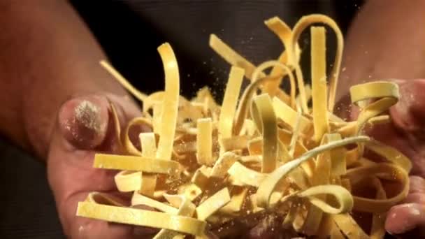Cocinero Vomita Pasta Filmado Una Cámara Alta Velocidad 1000 Fps — Vídeo de stock
