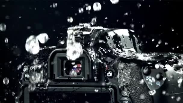 レインドロップスがカメラに落ちる 1000Fpsで高速カメラで撮影しました 高品質のフルHd映像 — ストック動画