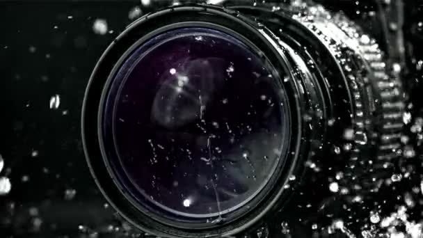 水滴落在镜头的照相机上 在1000英尺每秒的高速相机上拍摄 优质Fullhd影片 — 图库视频影像