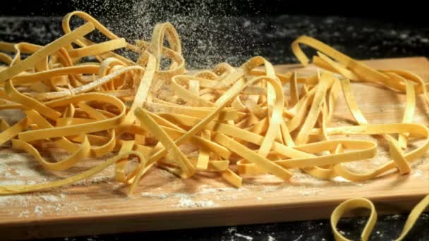 Meel Valt Zelfgemaakte Pasta Gefilmd Een Hoge Snelheidscamera Met 1000 — Stockvideo