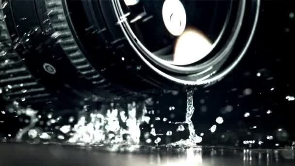 Kamera Merceği Islak Zemine Düşüyor 1000 Fps Yüksek Hızlı Bir — Stok video