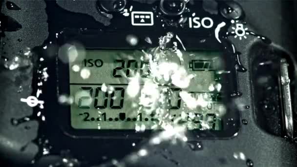 Regentropfen Fallen Auf Das Kameradisplay Gefilmt Mit Einer Hochgeschwindigkeitskamera Bei — Stockvideo