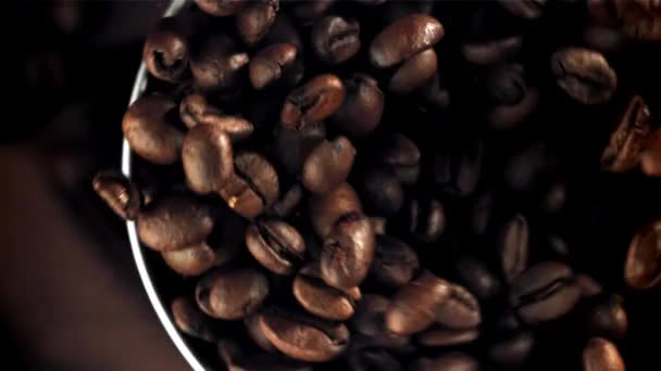 咖啡豆在工作磨床里 在1000英尺每秒的高速相机上拍摄 优质Fullhd影片 — 图库视频影像