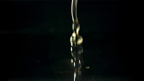 Оливковое Масло Брызгами Черном Фоне Снято Высокоскоростную Камеру Скоростью 1000 — стоковое видео