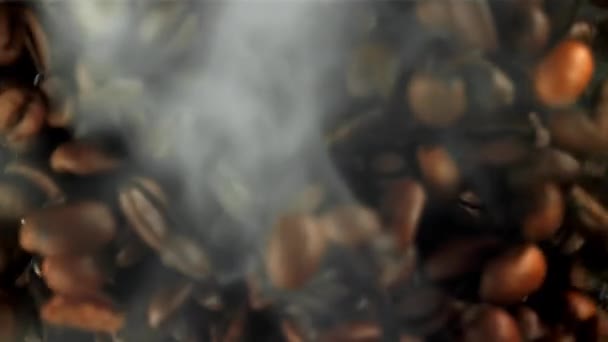 Kávébab Egy Működő Darálóban Egy Nagy Sebességű Kamerával 1000 Fps — Stock videók