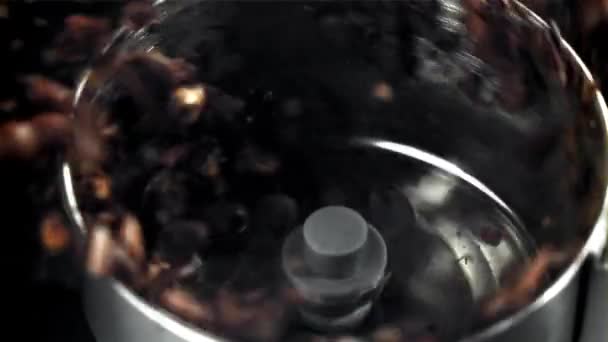 咖啡豆在工作磨床里 在1000英尺每秒的高速相机上拍摄 优质Fullhd影片 — 图库视频影像