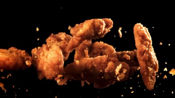 Csirkefalatok Felszállnak Elesnek Egy Nagy Sebességű Kamerával 1000 Fps Sebességgel — Stock videók