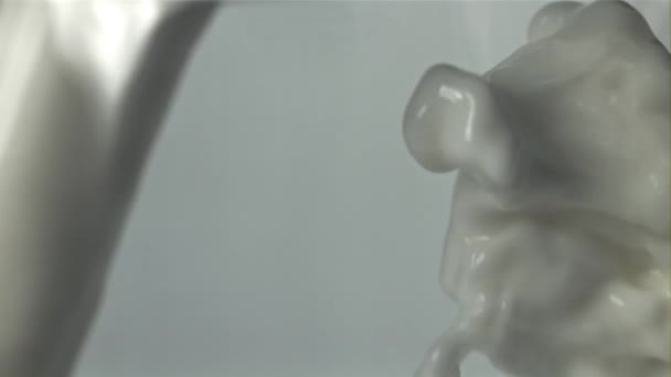 Splashes Milk Glass Macro Shot Filmed High Speed Camera 1000 — Stock Video