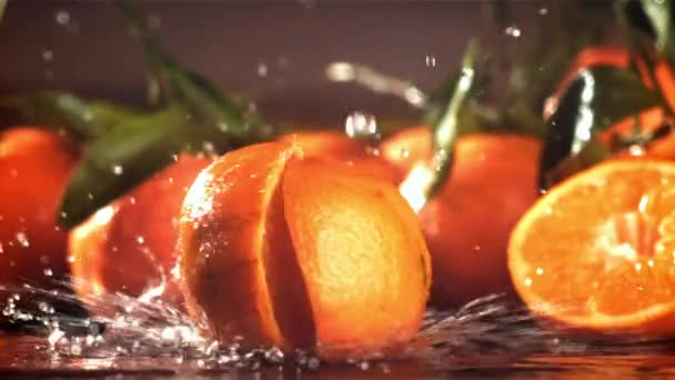 橘子掉下来的时候会裂成两半 在1000英尺每秒的高速相机上拍摄 优质Fullhd影片 — 图库视频影像
