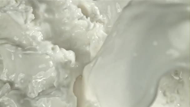 Świeże Mleko Rozpryskami Nagranie Szybkiej Kamerze Prędkością 1000 Fps Wysokiej — Wideo stockowe