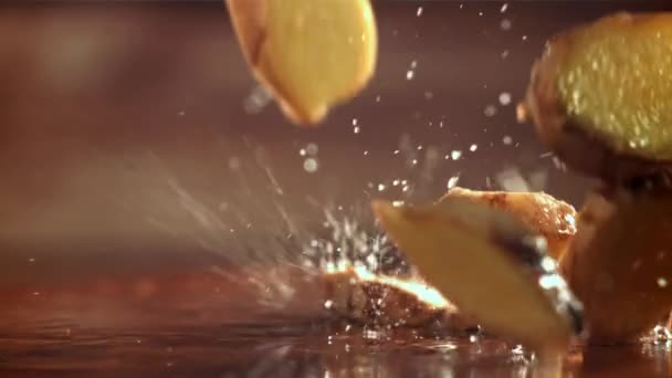 Pieces Fresh Ginger Fall Table Filmed High Speed Camera 1000 — Stock Video