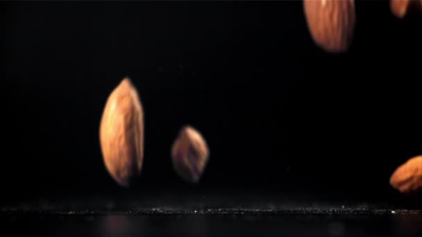 Миндаль Падает Стол Снято Высокоскоростную Камеру Скоростью 1000 Кадров Секунду — стоковое видео