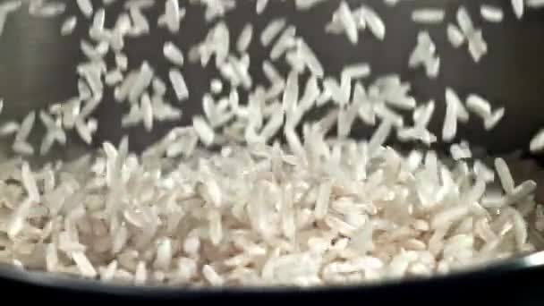 Pirinç Taneleri Tencereye Düşer 1000 Fps Yüksek Hızlı Bir Kamerayla — Stok video