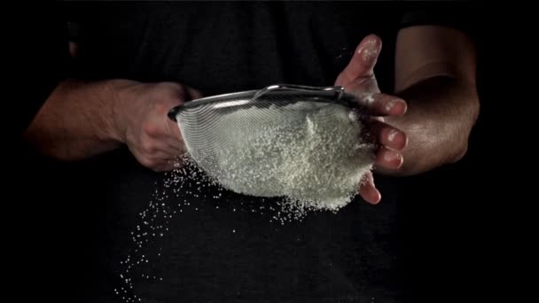 料理人は小麦粉をシフトする 1000Fpsで高速カメラで撮影しました 高品質のフルHd映像 — ストック動画