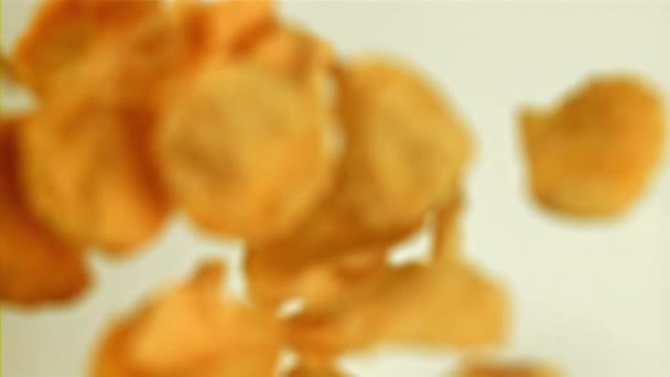 Flocos Milho Caem Leite Filmado Uma Câmera Alta Velocidade 1000 — Vídeo de Stock