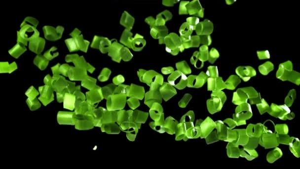 Nakrájené Zelené Cibule Létají Nahoru Dolů Natočeno Vysokorychlostní Kameře Rychlostí — Stock video