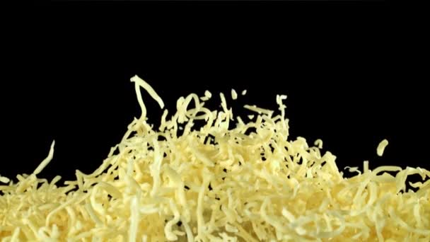 Strouhaný Sýr Letí Nahoru Padá Dolů Natočeno Vysokorychlostní Kameře Rychlostí — Stock video