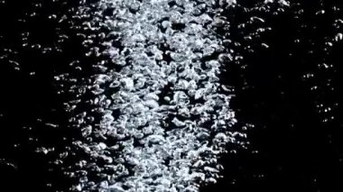 Süper yavaş çekim hava kabarcıkları su altında. Yüksek kaliteli FullHD görüntüler