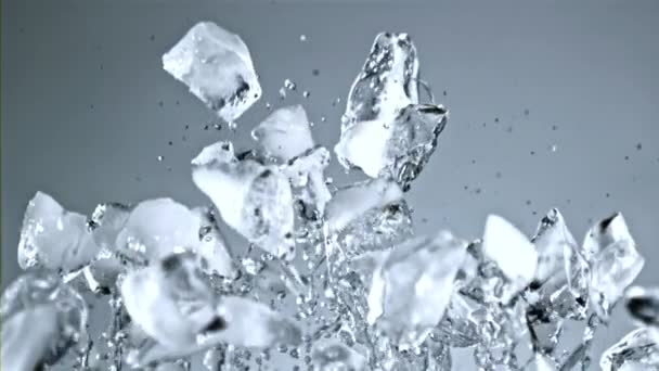 Супер Повільні Шматочки Льоду Піднімаються Падають Високоякісні Fullhd Кадри — стокове відео