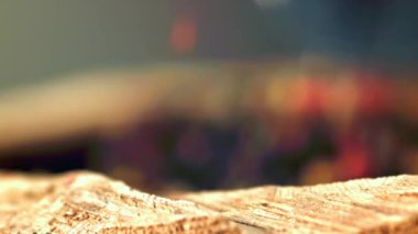 Süper yavaş çekimde karabiber düşüyor. Yüksek kaliteli FullHD görüntüler