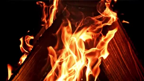 Σούπερ Αργή Κίνηση Τζάκι Καίει Μια Φωτεινή Φλόγα Από Καυσόξυλα — Αρχείο Βίντεο