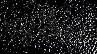 Süper yavaş çekimde su sıçrıyor. Yüksek kaliteli FullHD görüntüler