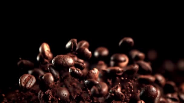 Grãos Café Assados Câmara Lenta Super Imagens Fullhd Alta Qualidade — Vídeo de Stock