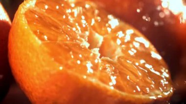 Süper yavaş çekimde taze mandalina. Yüksek kaliteli FullHD görüntüler