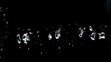 Süper yavaş çekim hava kabarcıkları su altında hareket eder. - Evet. Yüksek kaliteli FullHD görüntüler