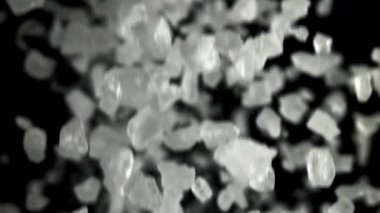 Tuz yukarı aşağı uçar. 1000 fps 'de yüksek hızlı bir kamerayla çekildi. Yüksek kaliteli FullHD görüntüler