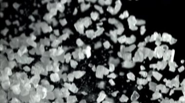 Tuz yukarı aşağı uçar. 1000 fps 'de yüksek hızlı bir kamerayla çekildi. Yüksek kaliteli FullHD görüntüler
