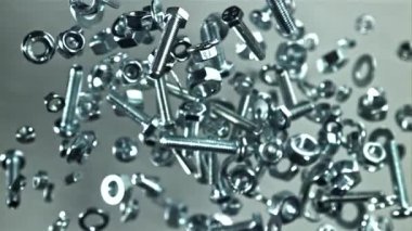 Çeşitli bağlayıcılar yukarı aşağı uçuyor. 1000 fps 'de yüksek hızlı bir kamerayla çekildi. Yüksek kaliteli FullHD görüntüler