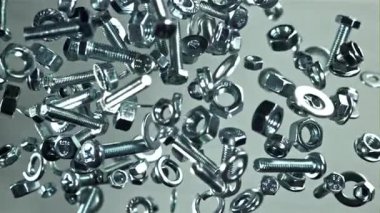 Çeşitli bağlayıcılar yukarı aşağı uçuyor. 1000 fps 'de yüksek hızlı bir kamerayla çekildi. Yüksek kaliteli FullHD görüntüler