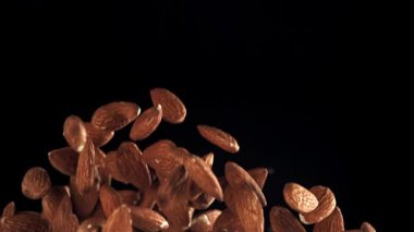 Bademler yükselir ve düşer. 1000 fps 'de yüksek hızlı bir kamerayla çekildi. Yüksek kaliteli FullHD görüntüler