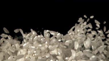 Pirinç yukarı uçar ve aşağı düşer. 1000 fps 'de yüksek hızlı bir kamerayla çekildi. Yüksek kaliteli FullHD görüntüler