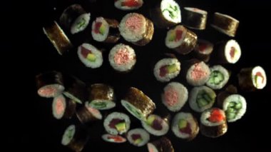 Geleneksel Japon dürümleri sebzeli ve balıklı. 1000 fps 'de yüksek hızlı bir kamerayla çekildi. Yüksek kaliteli FullHD görüntüler